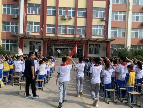 諸城市各級團隊組織開展 請黨放心 強國有我 團隊第一課